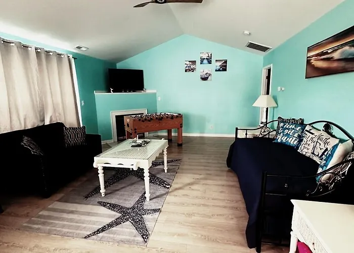 Holiday home Beachblock House, Walk To Beach, And Free Parking