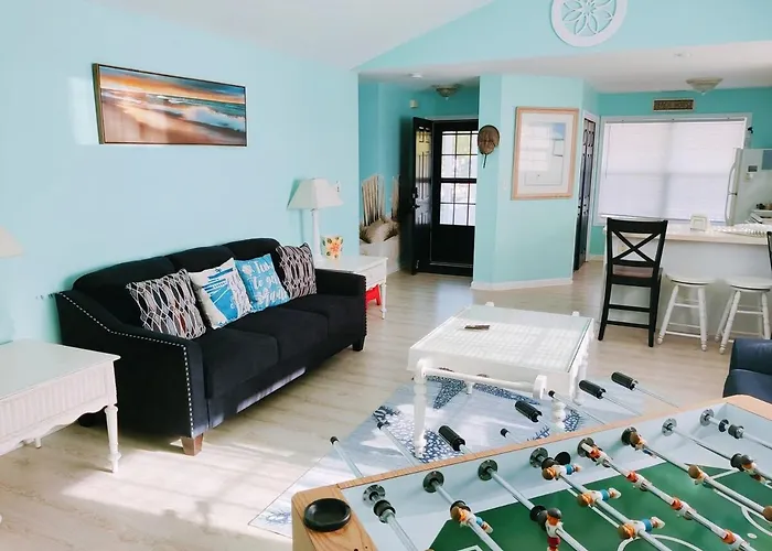 Beachblock House, Walk To Beach, And Free Parking Hébergement de vacances